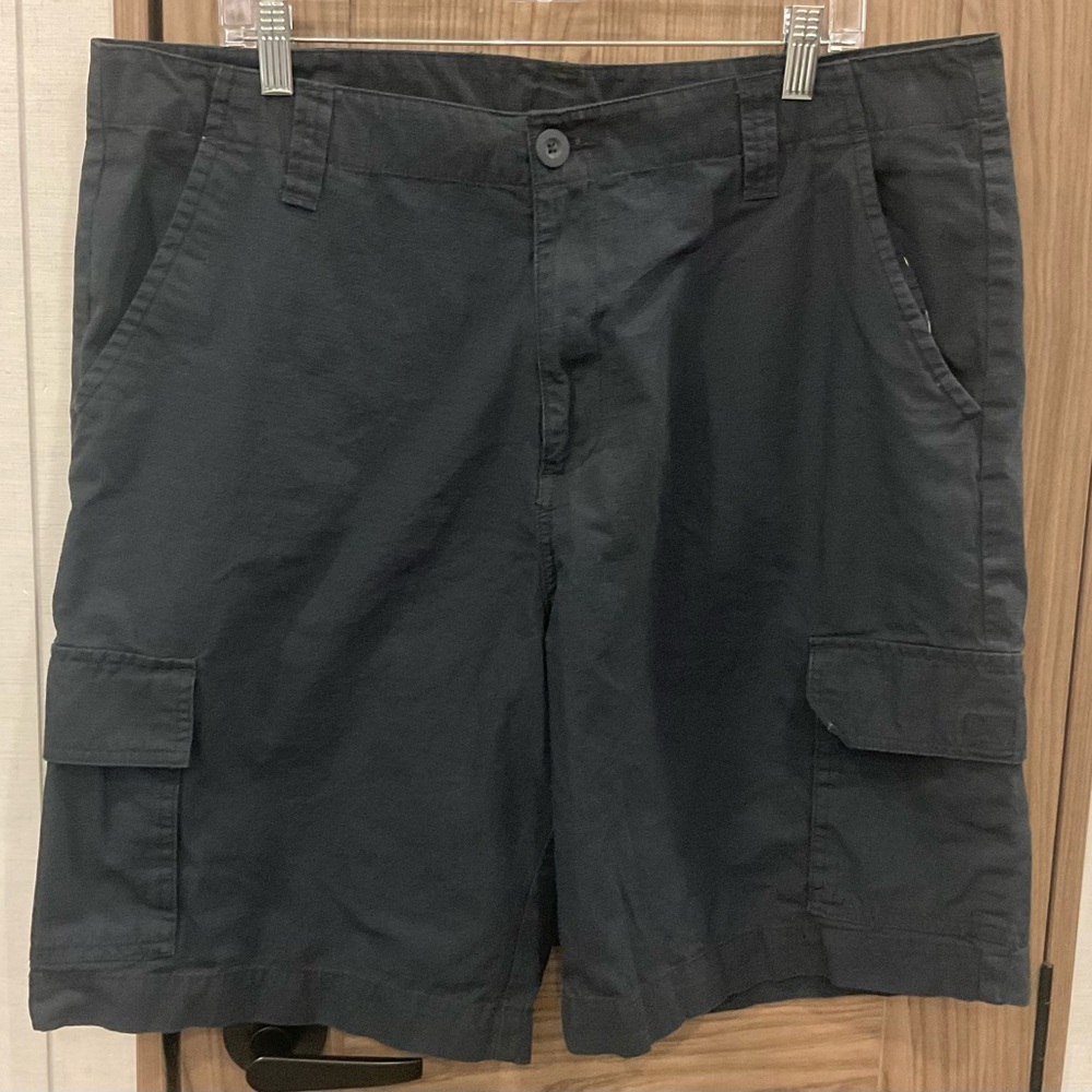 Open Trails Mens Black Cargo Shorts Size 40